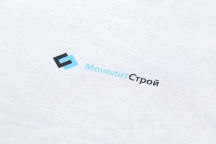 Серые футболки с логотипом «МонолитСтрой»