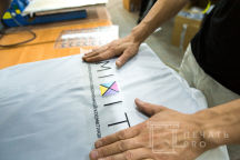 Белые дождевики с логотипом «MIXIT»